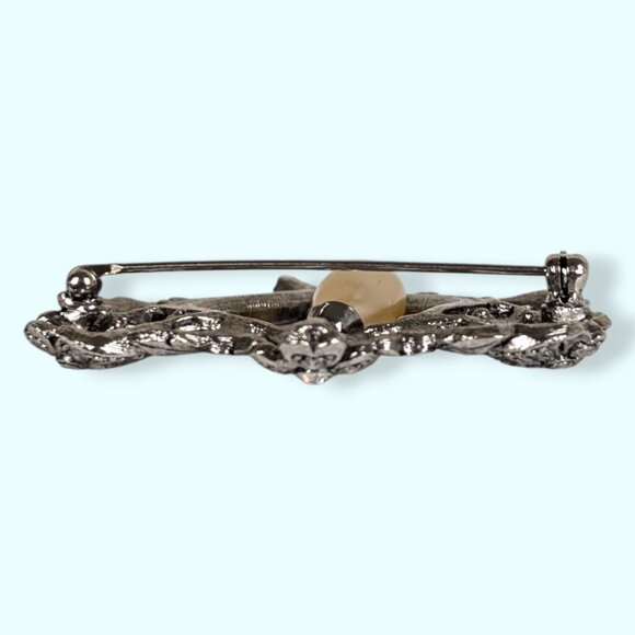 V. Avon "Romantic Renaissance" Faux Pearl Brooch - Picture 6 of 7